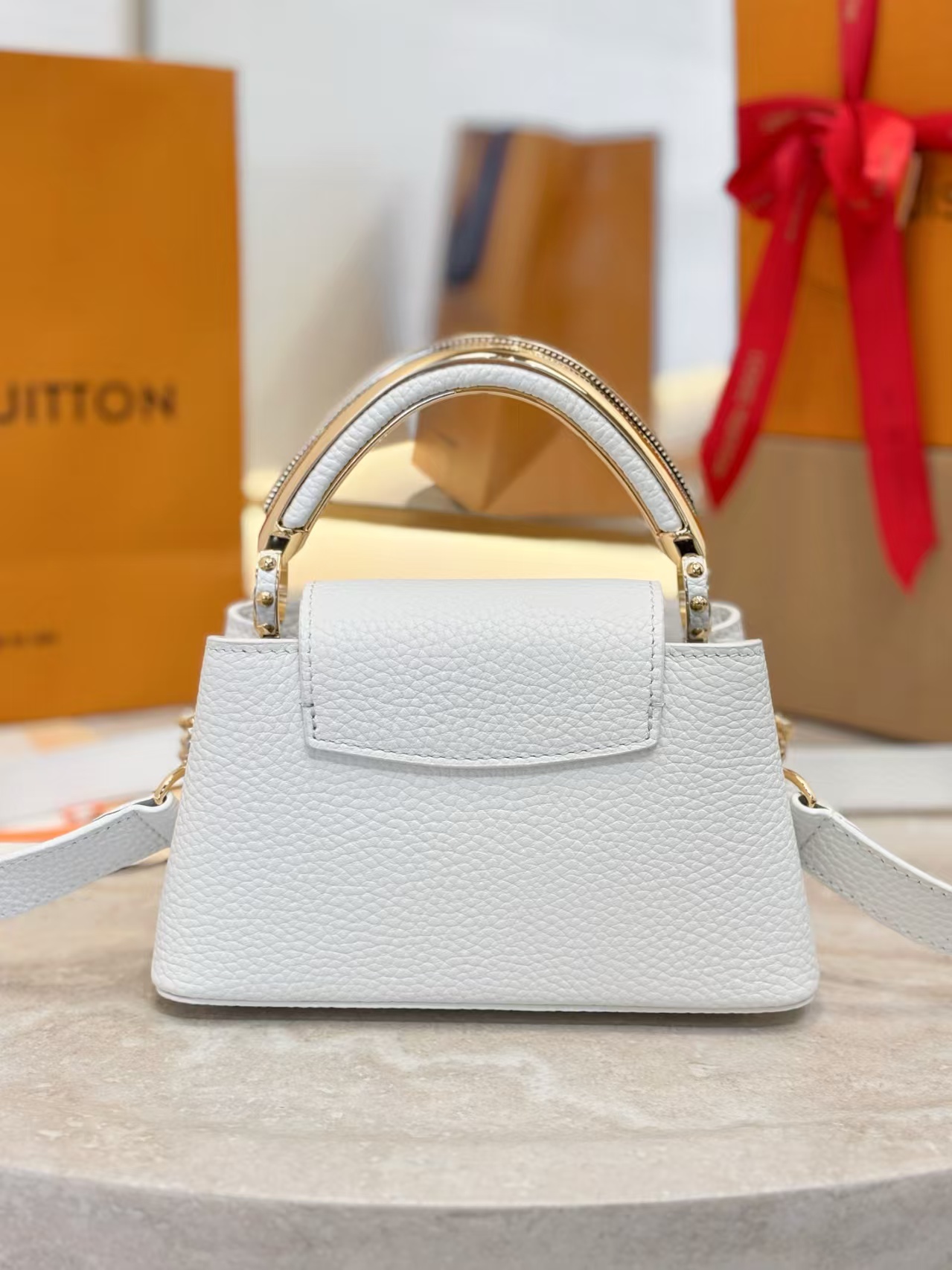[TOP] Louis Vuitton LV Capucines Bag 21cm - White