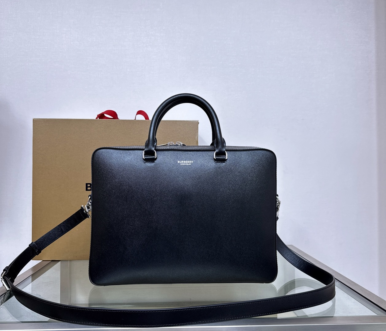 [TOP] BURBERRY Briefcase Cowhide 37x9x27cm - Black - 711 Luxury