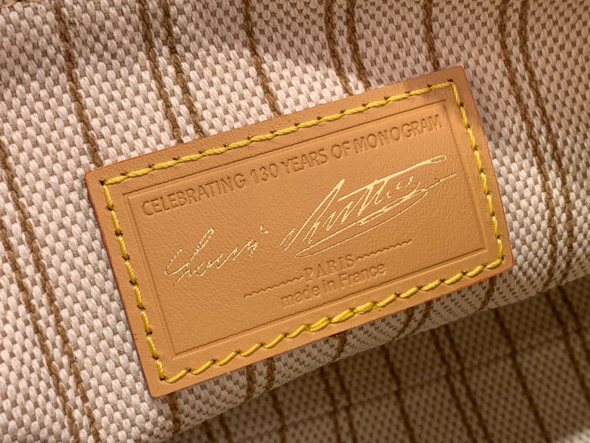 [TOP] Louis Vuitton LV Hills Pochette Handbag 18.5 x 11 x 6.5cm - Light Blue