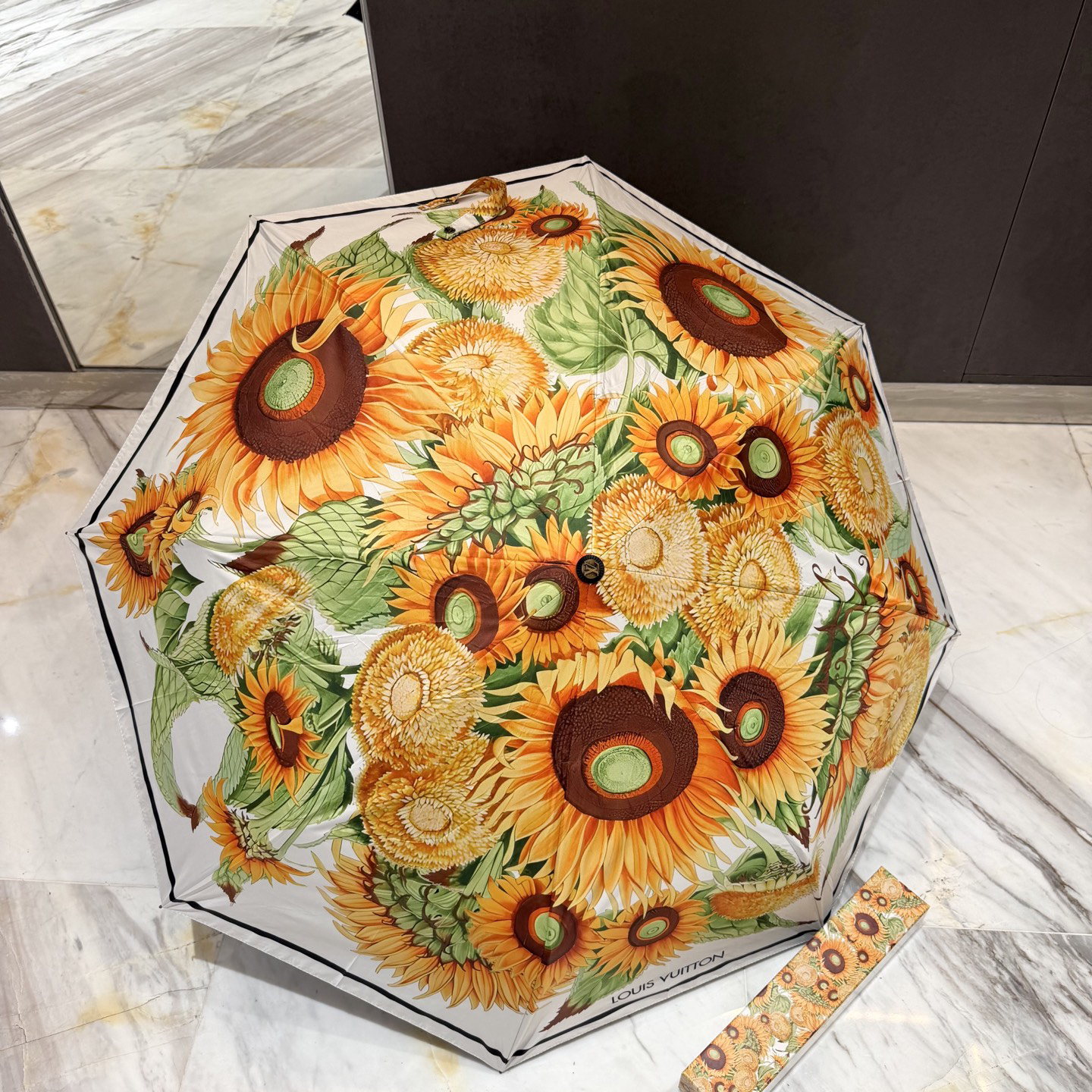 [TOP] Louis Vuitton LV Umbrella - White - 711 Luxury