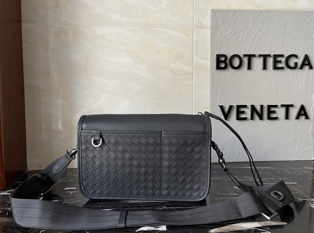 [TOP] Bottega Veneta BV Men's Cowhide Bag 25x15x6cm - Black - 711 Luxury