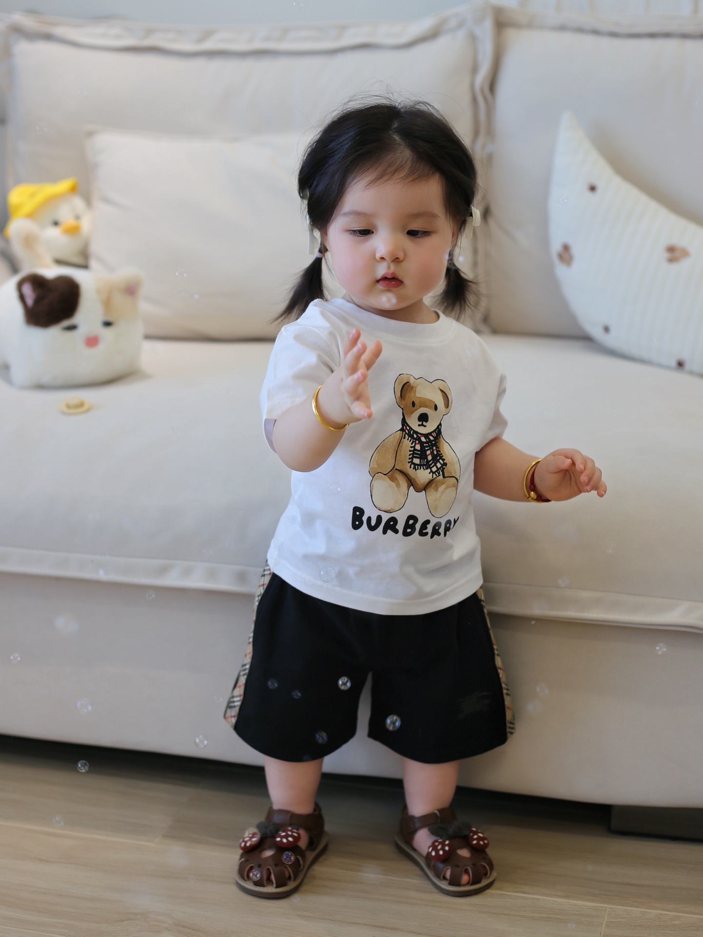 Burberry Unisex Kids Black Sweat Shorts With Vintage Check Side Stripe & Equestrian Embroidery Toddler Boys Girls Casual Summer Shorts Sizes 80-120