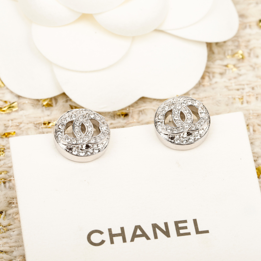[TOP] CHANEL CC Earrings - Sliver