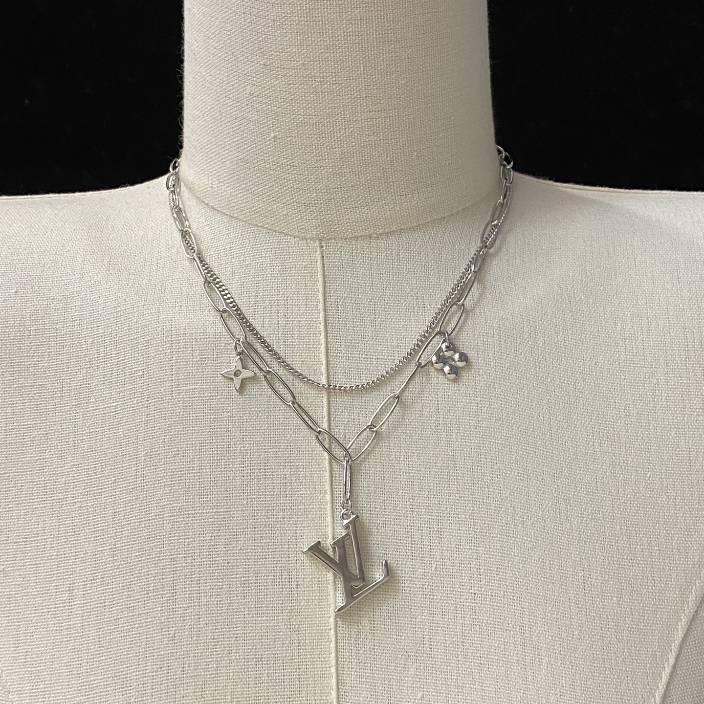 [TOP] Louis Vuitton LV Necklace - Silver - 711 Luxury