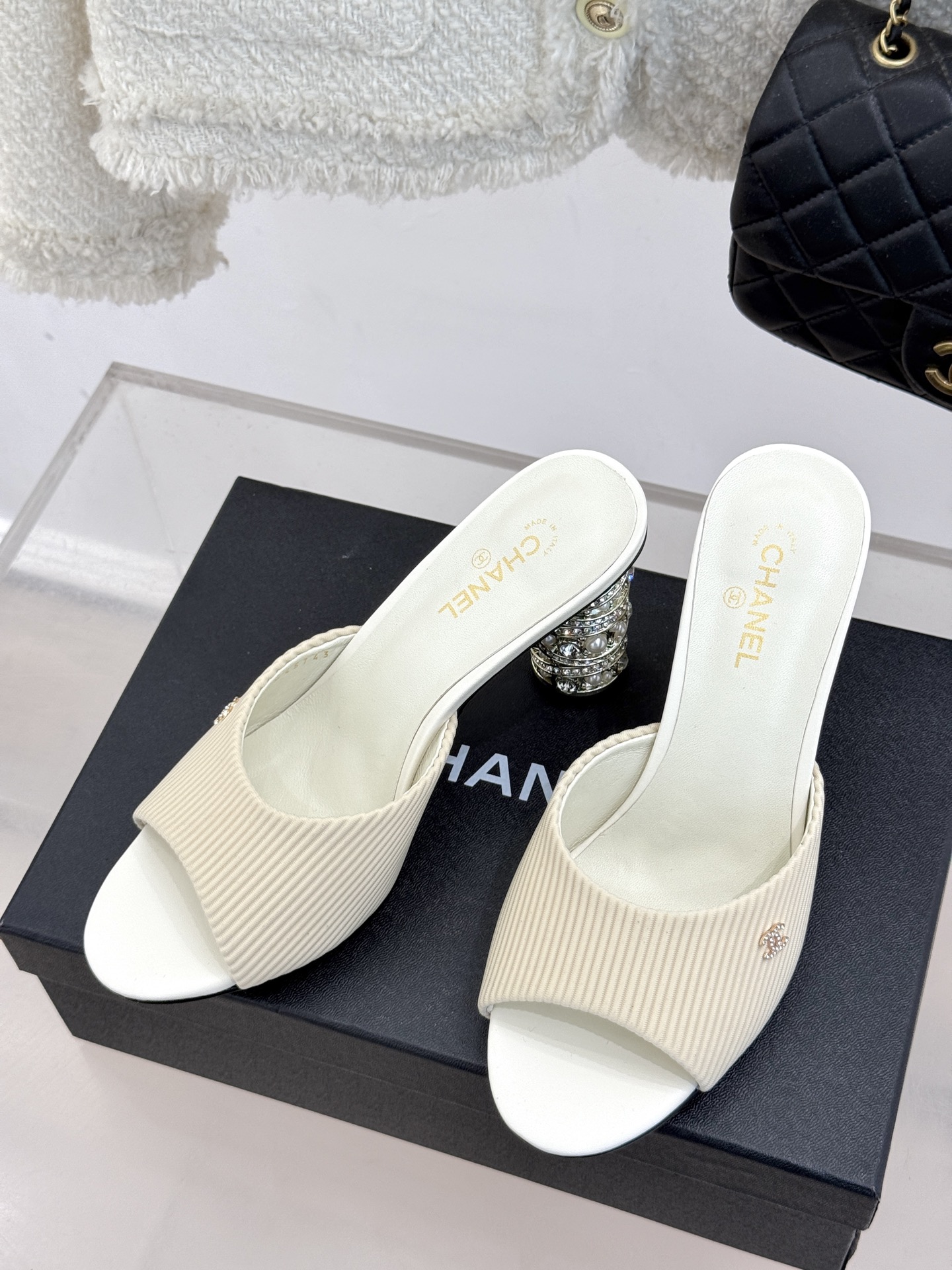 [TOP] CHANEL High-heeled Sandals - White