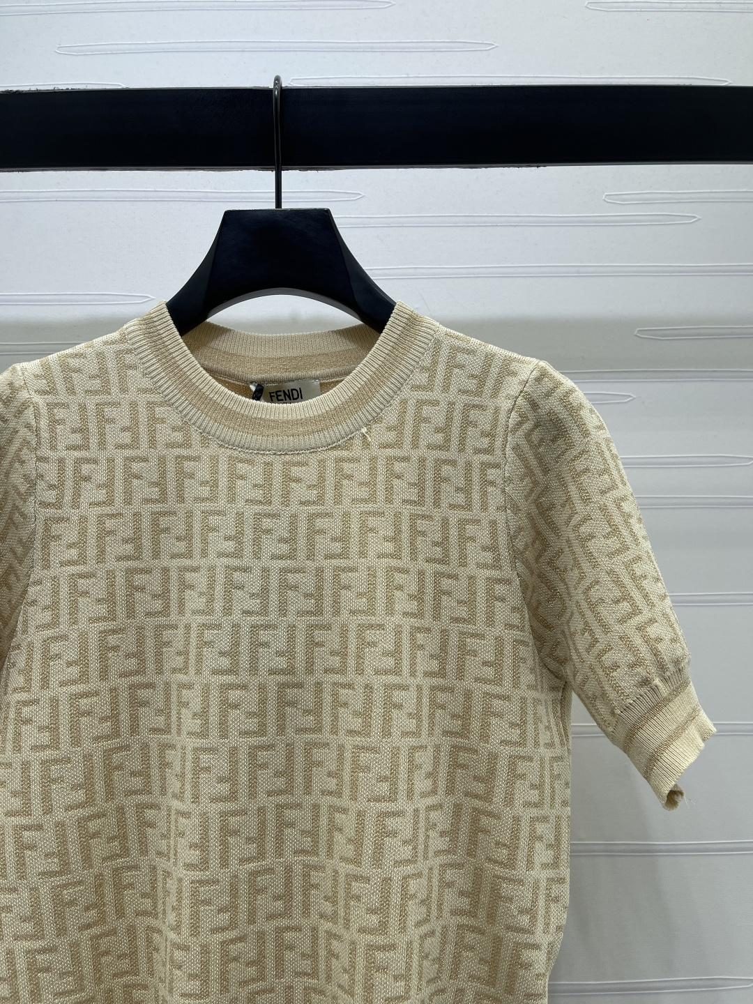 [TOP] FENDI Letter Jacquard Knit Short Sleeve T-shirt - Beige