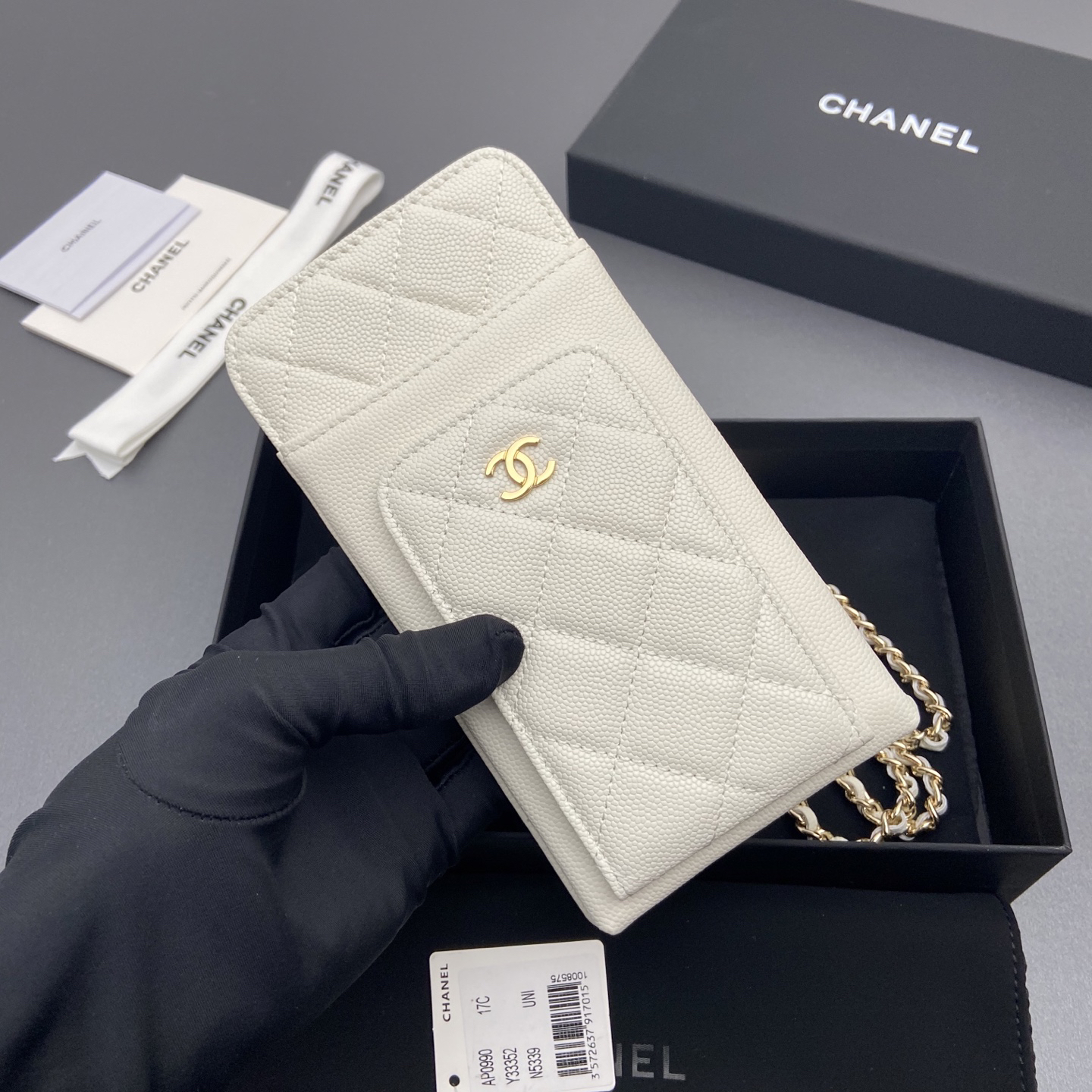 [TOP] CHANEL Phone Bag 18.5-9-3cm - White