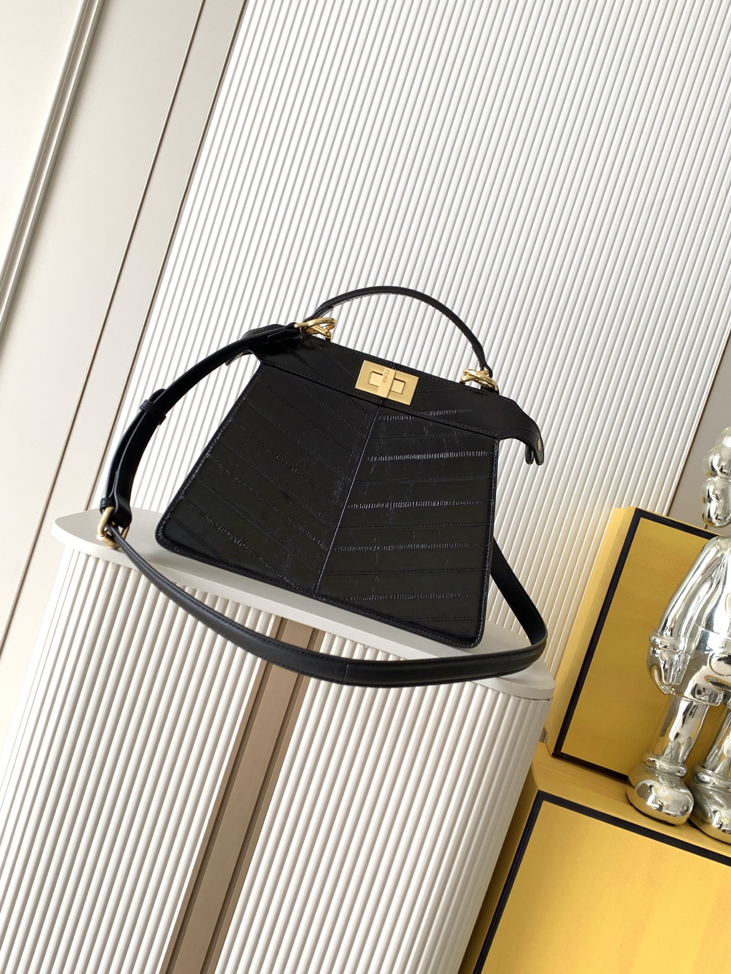 [TOP] FENDI Peekaboo ISeeU Bag 27x11x20cm - Black - 711 Luxury