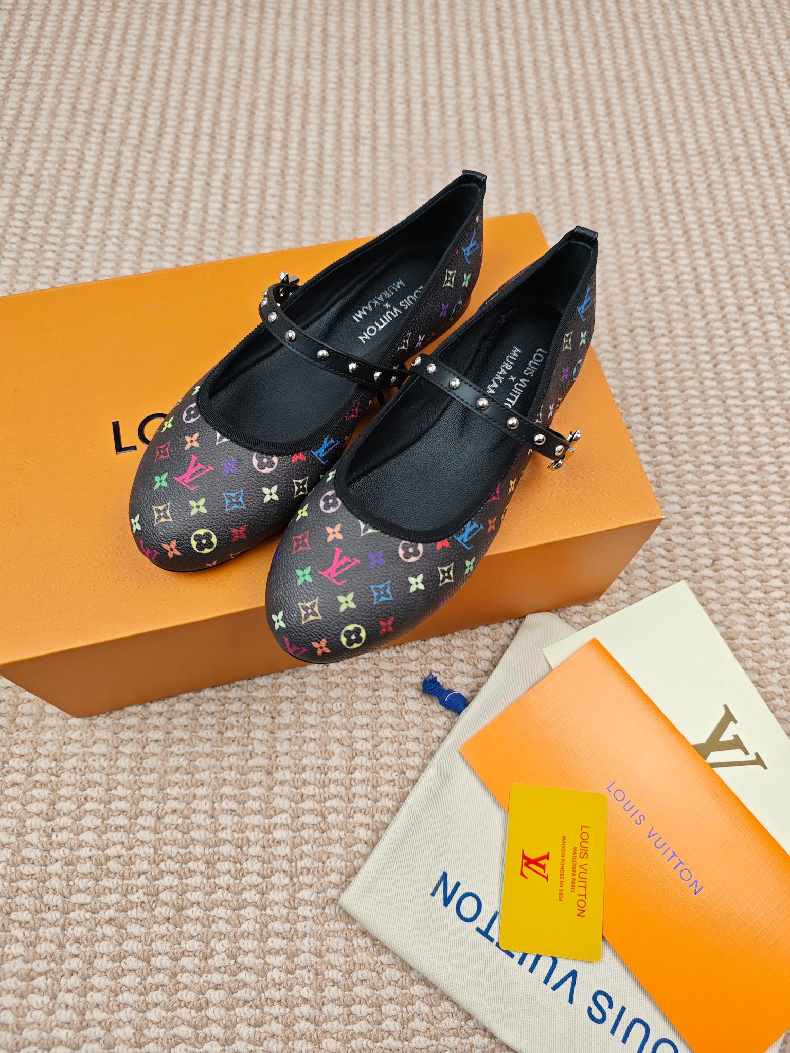 [TOP] Louis Vuitton LV Flat Shoes - Black - 711 Luxury