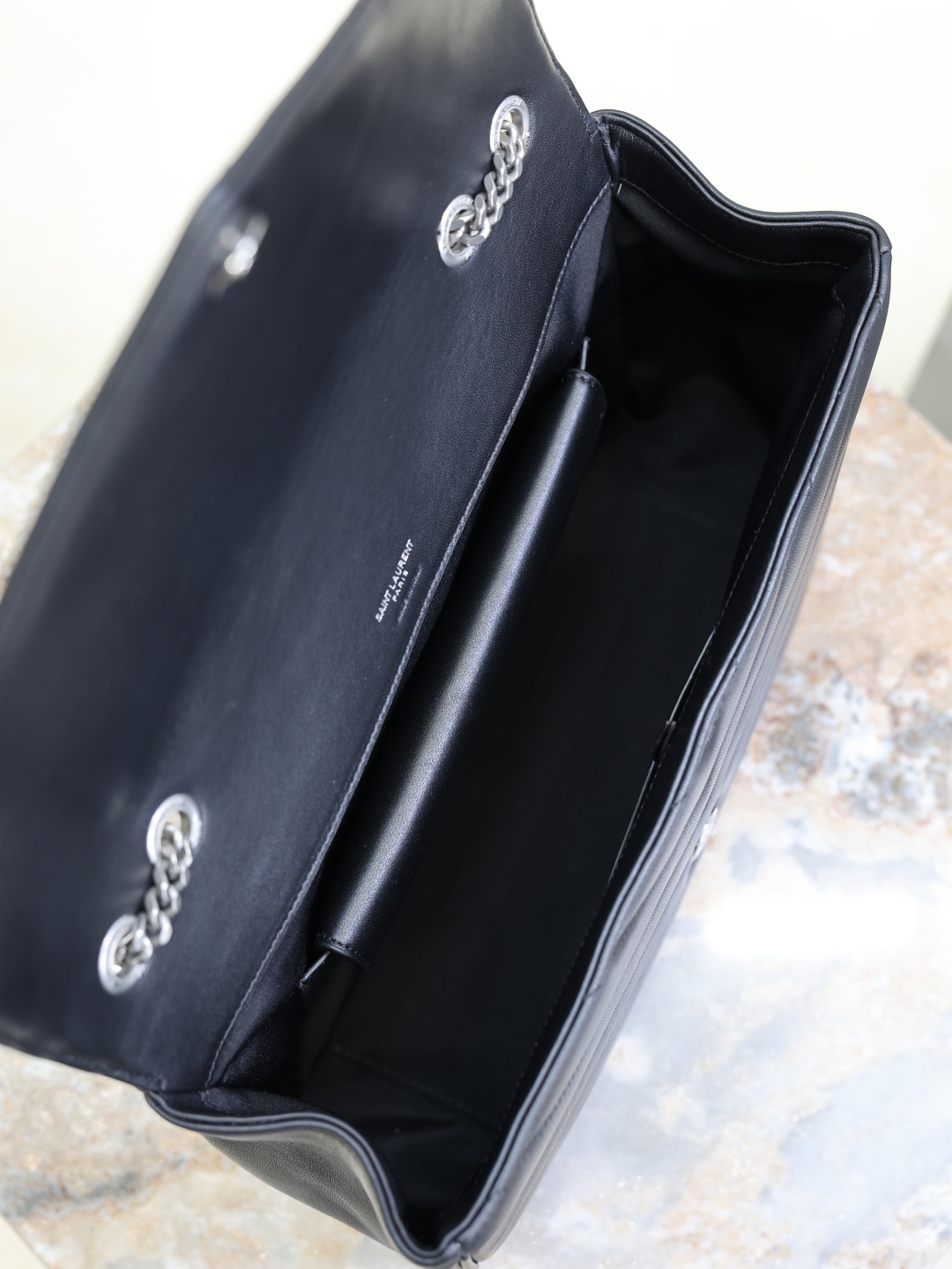 [TOP] Yves Saint Laurent YSL LouLou Bag 32x22x10cm - Black with SHW