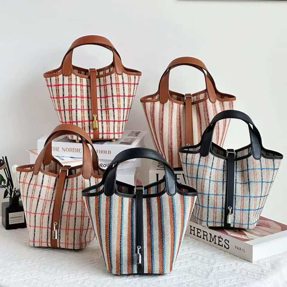 Designer Bag Hermès Swift Calfskin Handbag Couverture Carre #386903 | Nigo Office