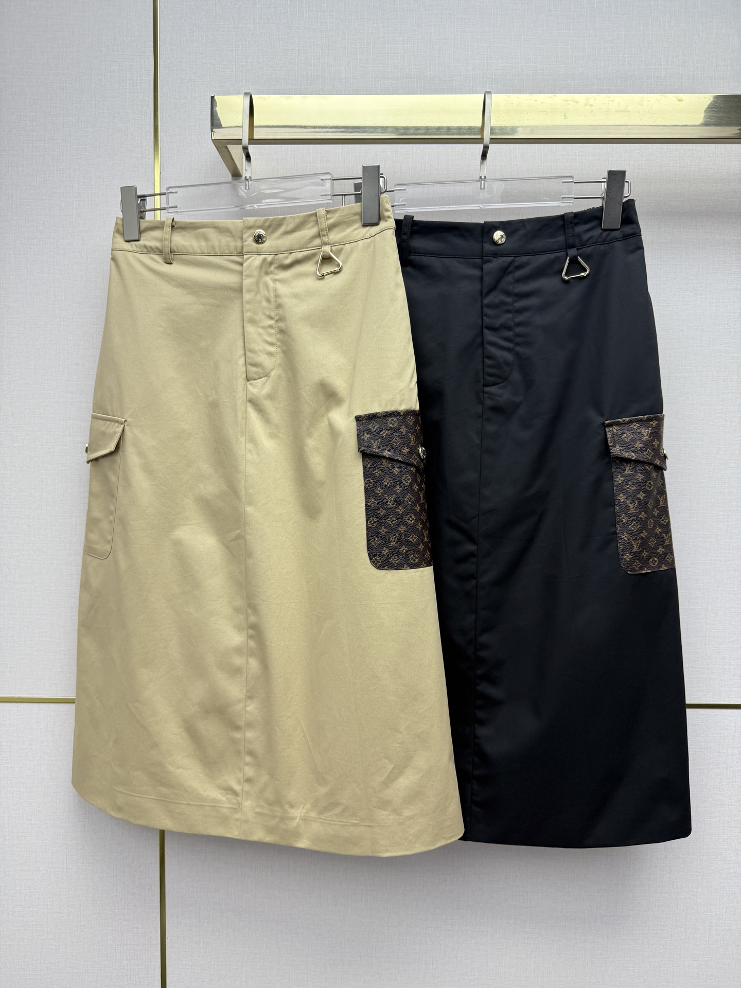 [TOP] Louis Vuitton LV Skirt - Black