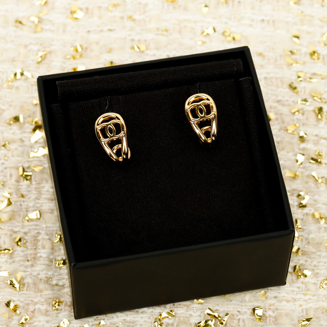 [TOP] CHANEL Earrings - Gold