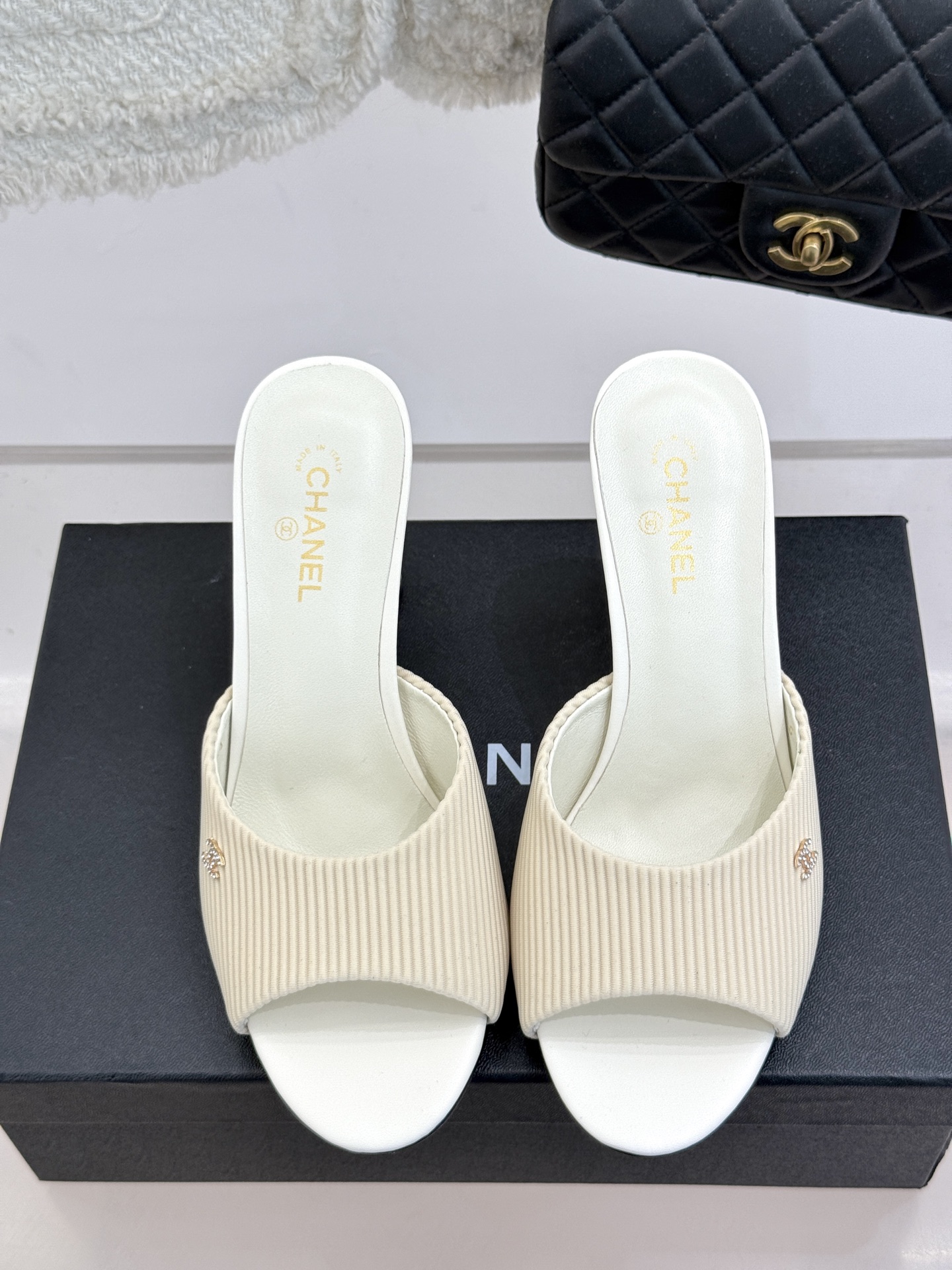 [TOP] CHANEL High-heeled Sandals - White