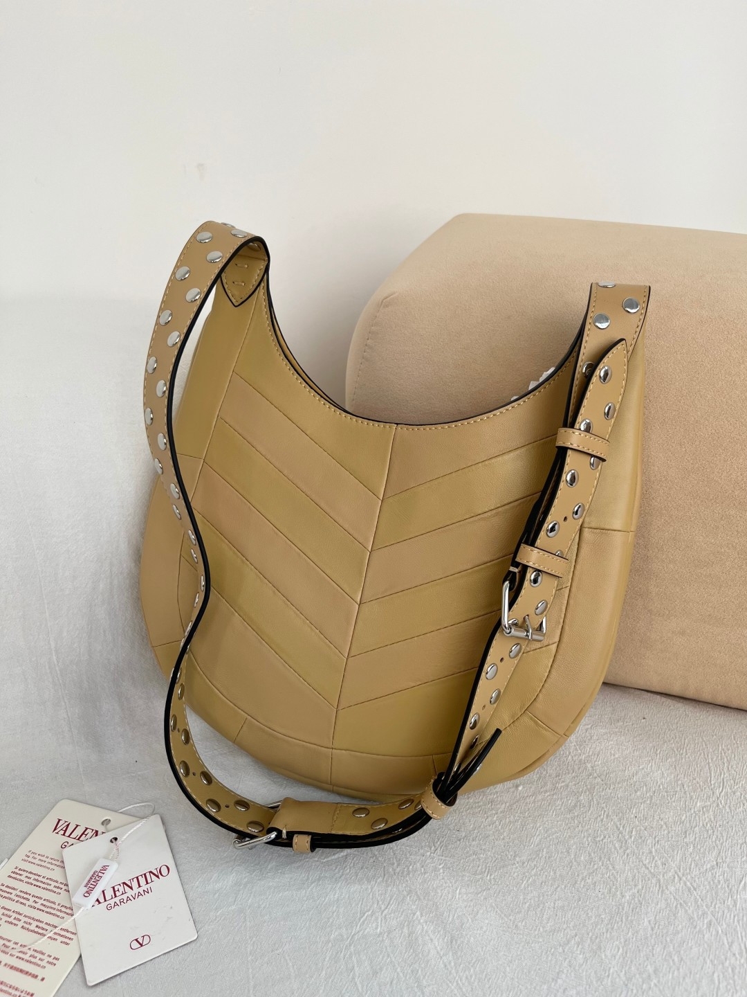 [TOP] VALENTINO Garavani HOBO Bag 28 X  21.5 X  3 cm - Khaki - 711 Luxury