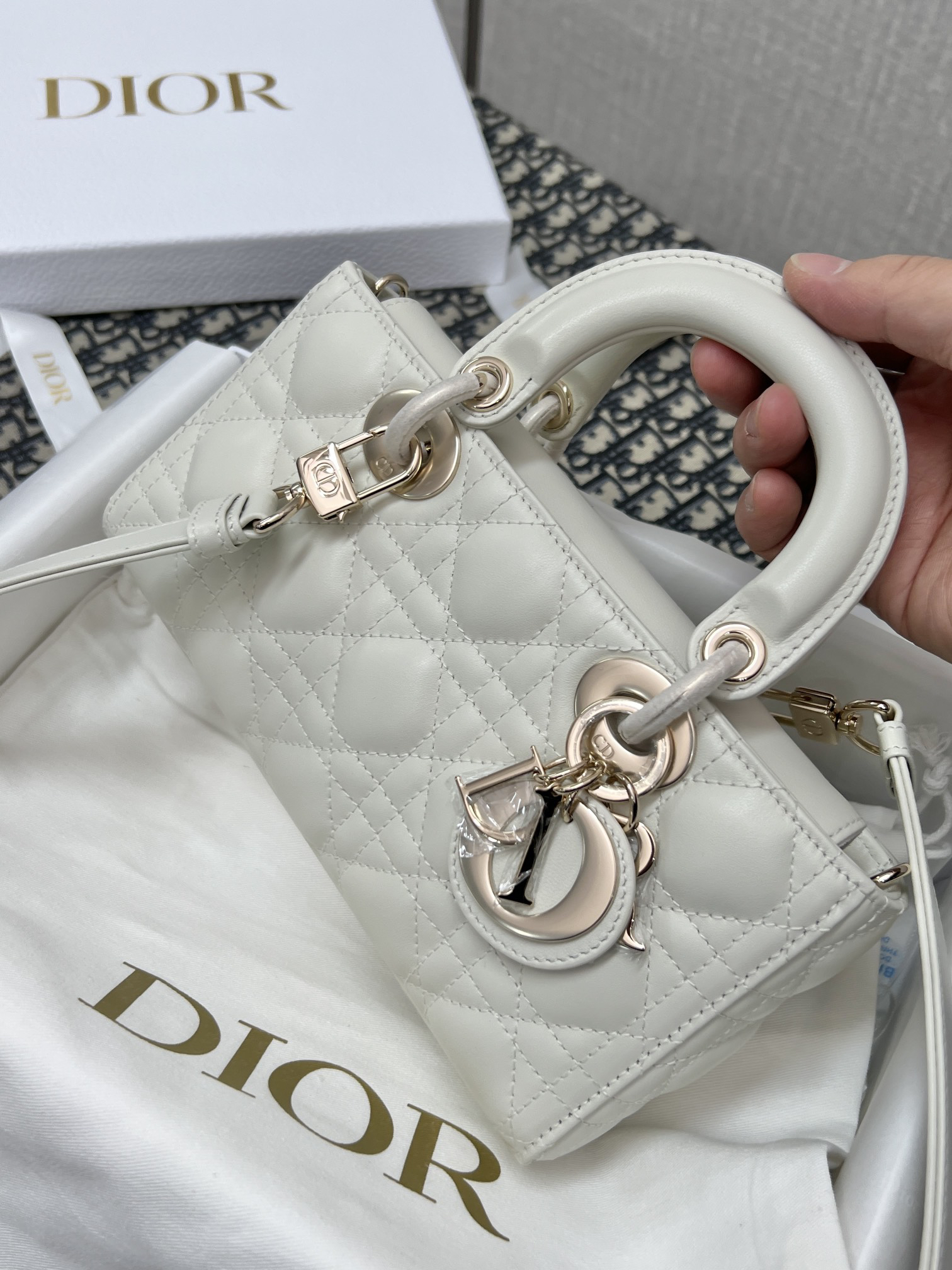 [TOP] Christian Dior Lady D-Joy Bag Lambskin 22x12x6cm - White