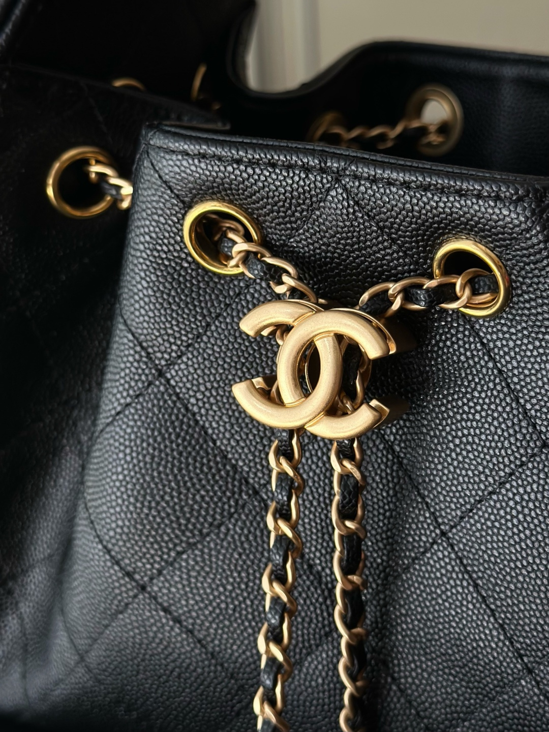[TOP] CHANEL Hobo 25 Bag 20x22x12.5cm - Black & GHW - 711 Luxury