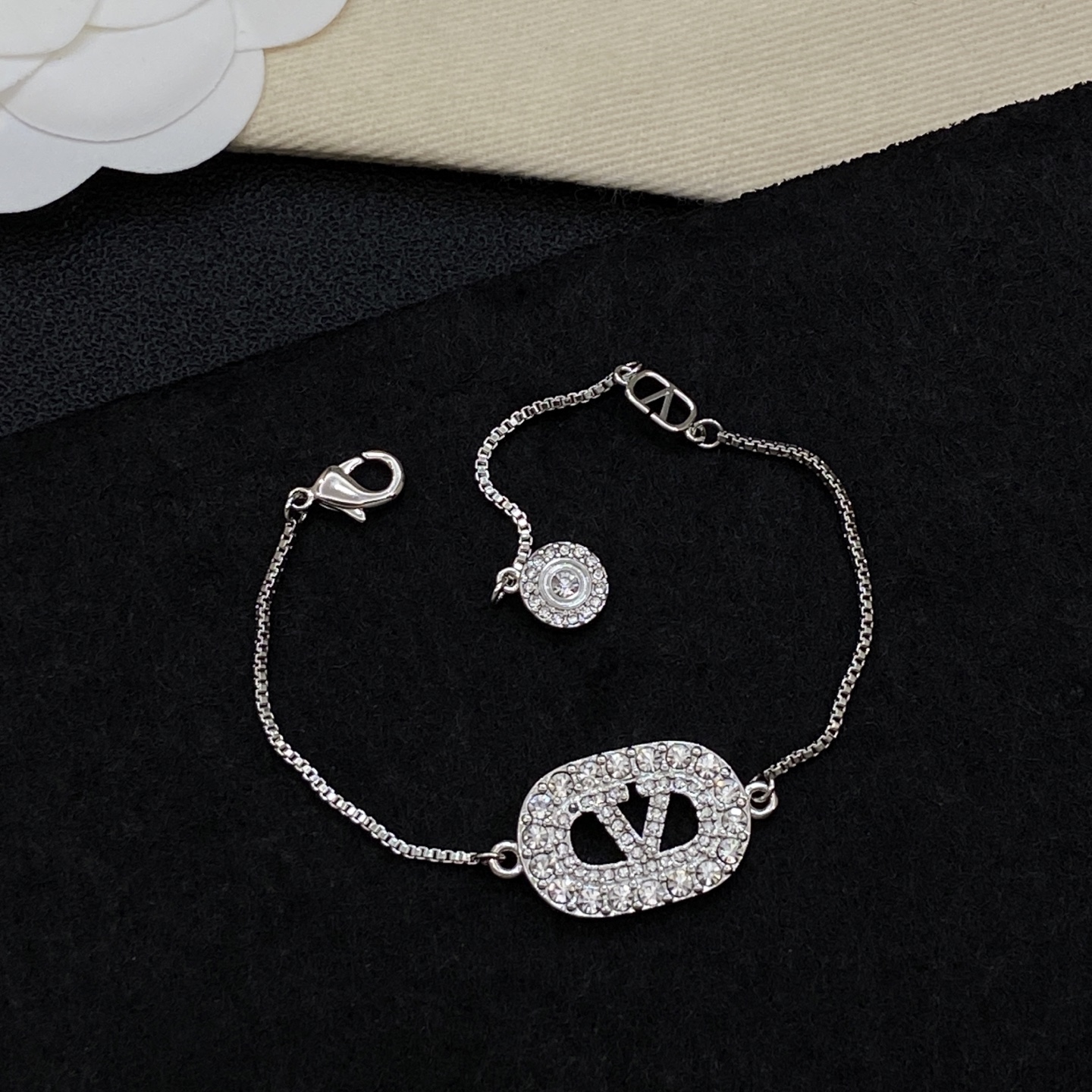 [TOP] VALENTINO Bracelet - 2 Colors - 711 Luxury