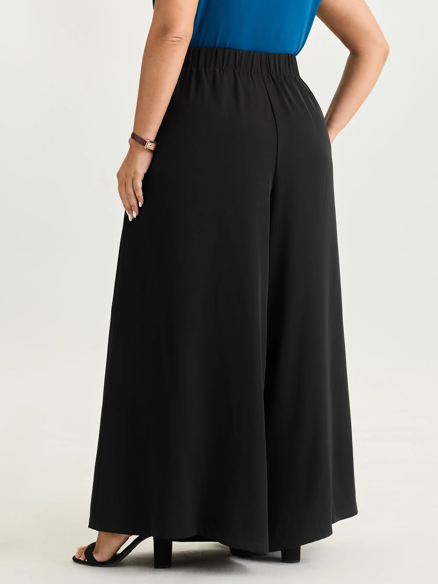 Classic Pleated Wide-Leg Pants