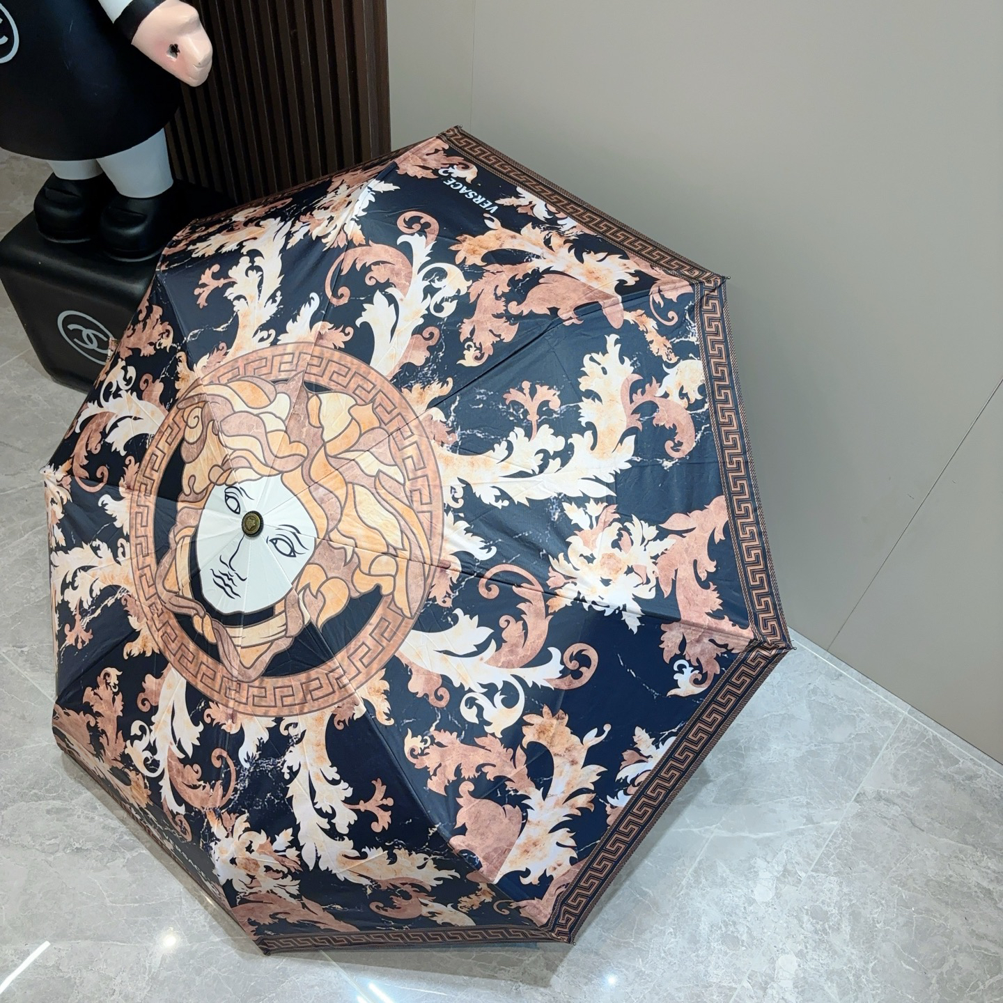 [TOP] VERSACE Umbrella - Black - 711 Luxury