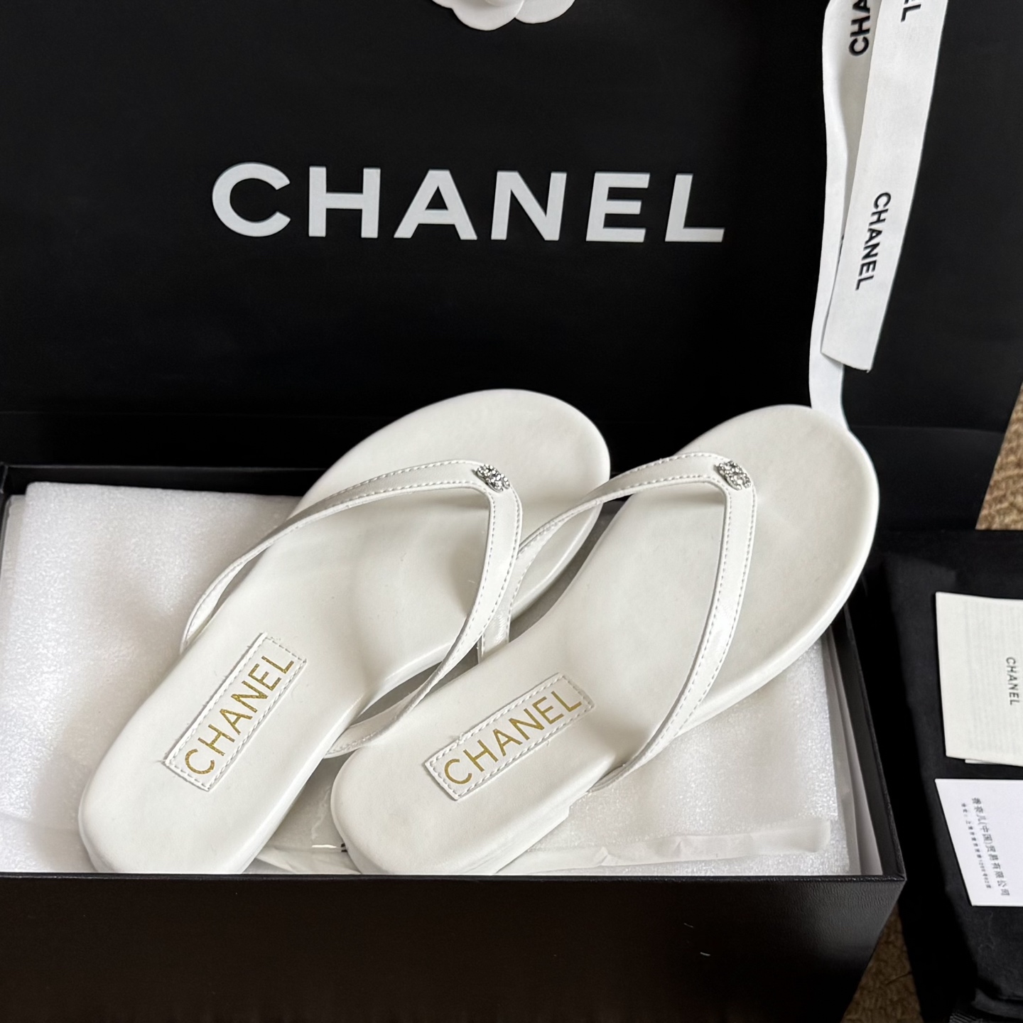 [TOP] CHANEL Slippers - White - 711 Luxury