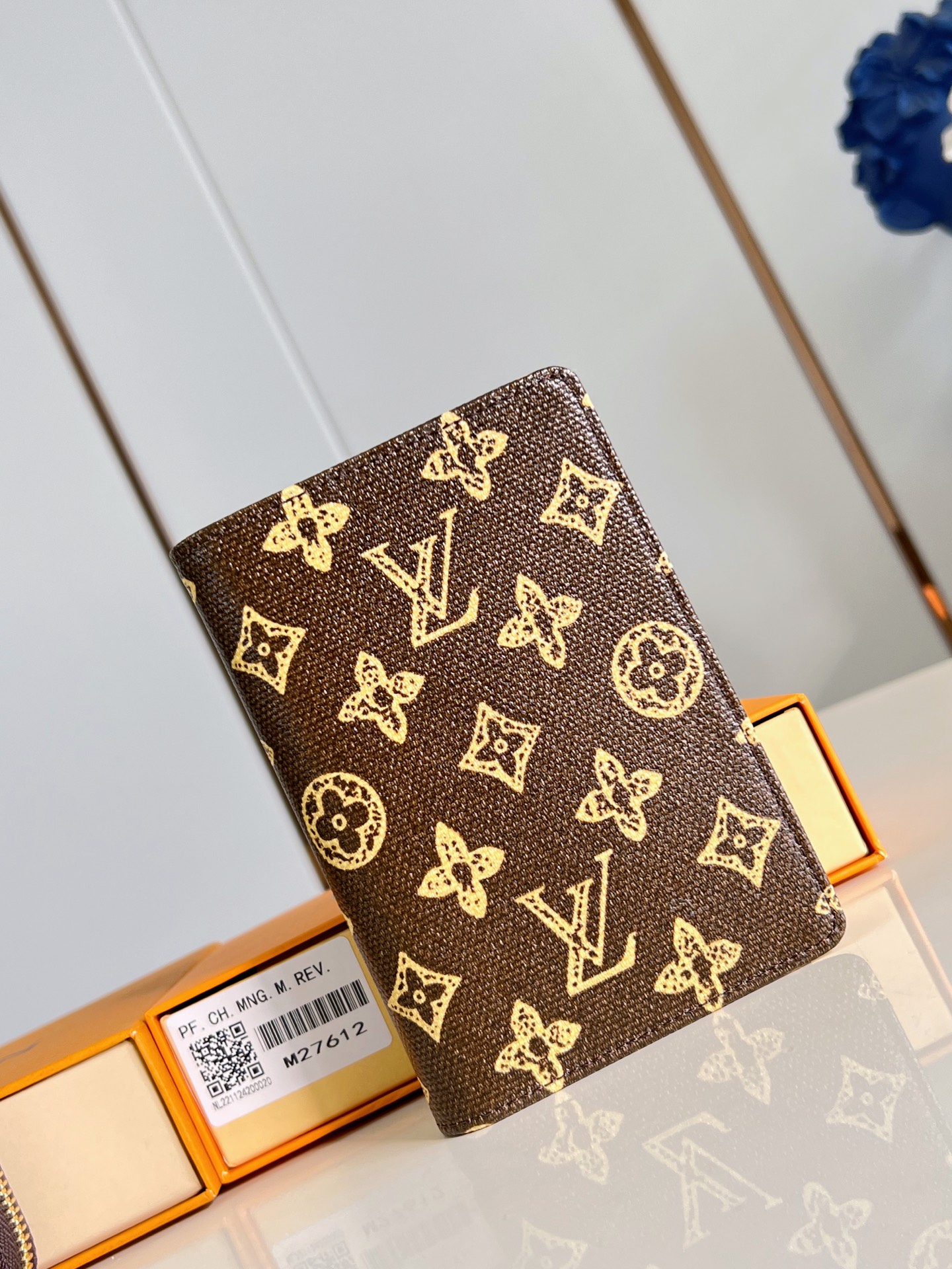 Louis Vuitton Wallet LOUIS VUITTON Passport Cover Monogram Canvas Wallets M27612 View 2 | Nigo Office