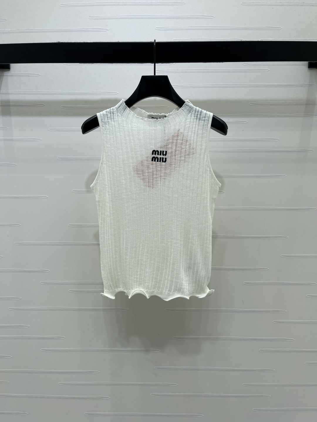 [TOP] Miu Miu Knit Vest - White - 711 Luxury