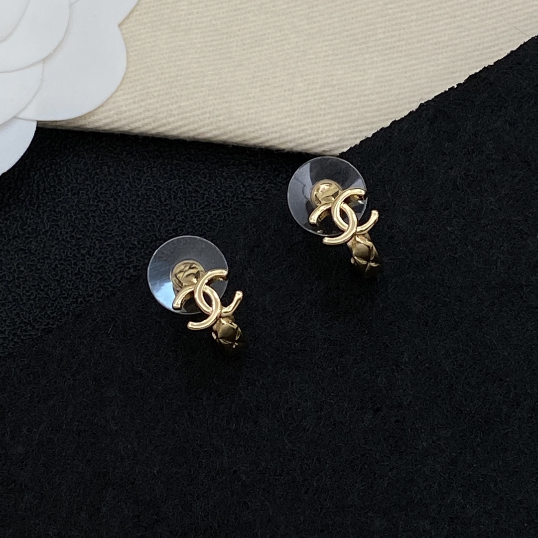 [TOP] CHANEL CC Earrings - Gold