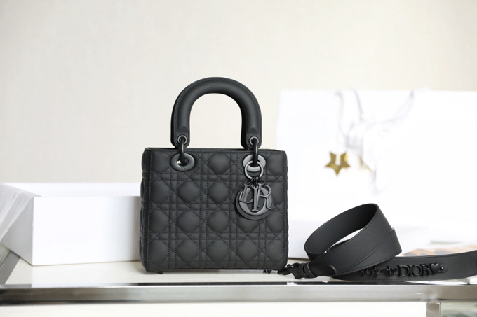 [TOP] Christian Dior Lady Dior Bag 20*16.5*8cm - So black