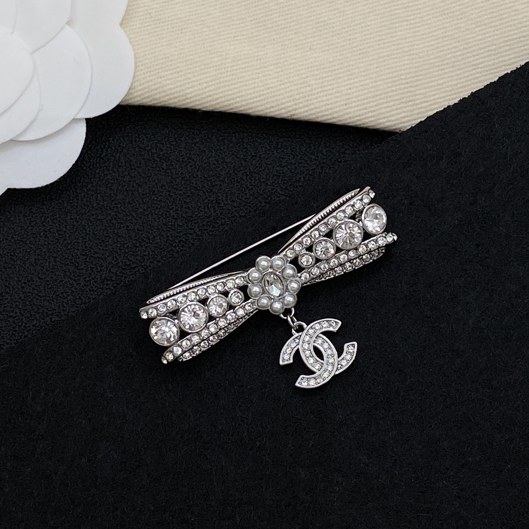 [TOP] CHANEL Brooch - Silver