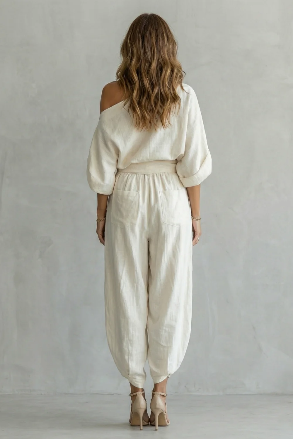 Alméra – Relaxed off shoulder elegance – Two piece set