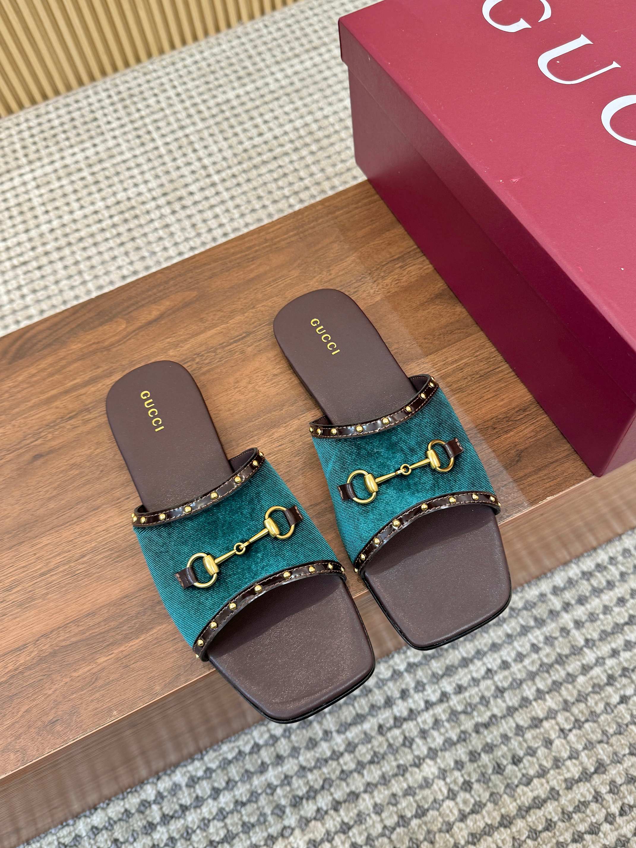 [TOP] GUCCI Slippers - Blue - 711 Luxury
