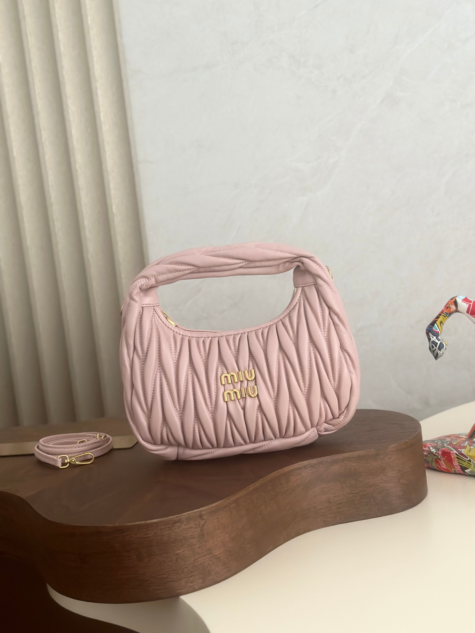 [TOP] Miu Miu MiuWander Bag Lambskin 20x17x6cm - Pink - 711 Luxury