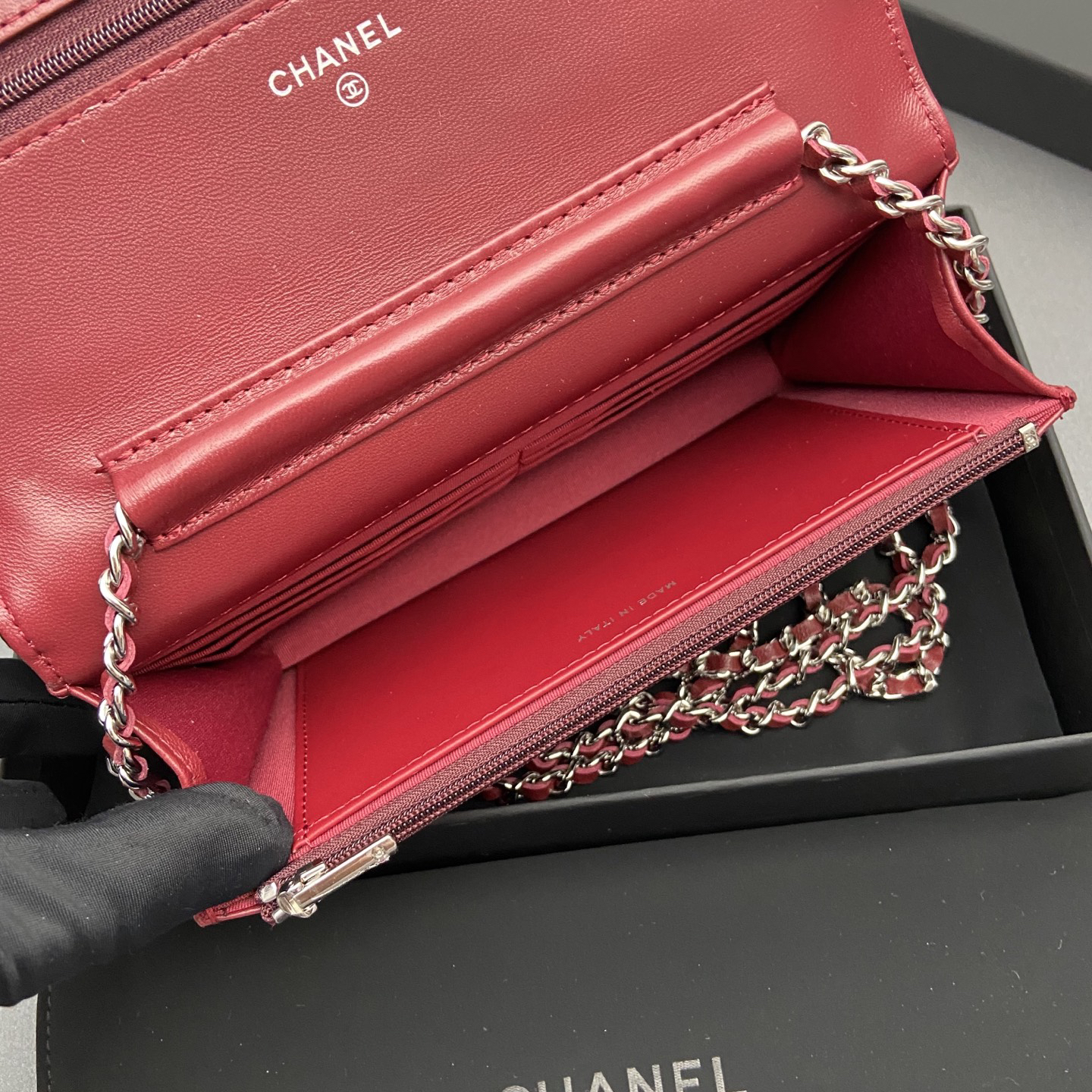 [TOP] CHANEL Woc Bag  - Red