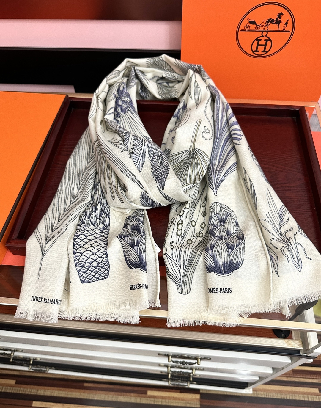 [TOP] HERMES Scarf 65x185cm - White - 711 Luxury