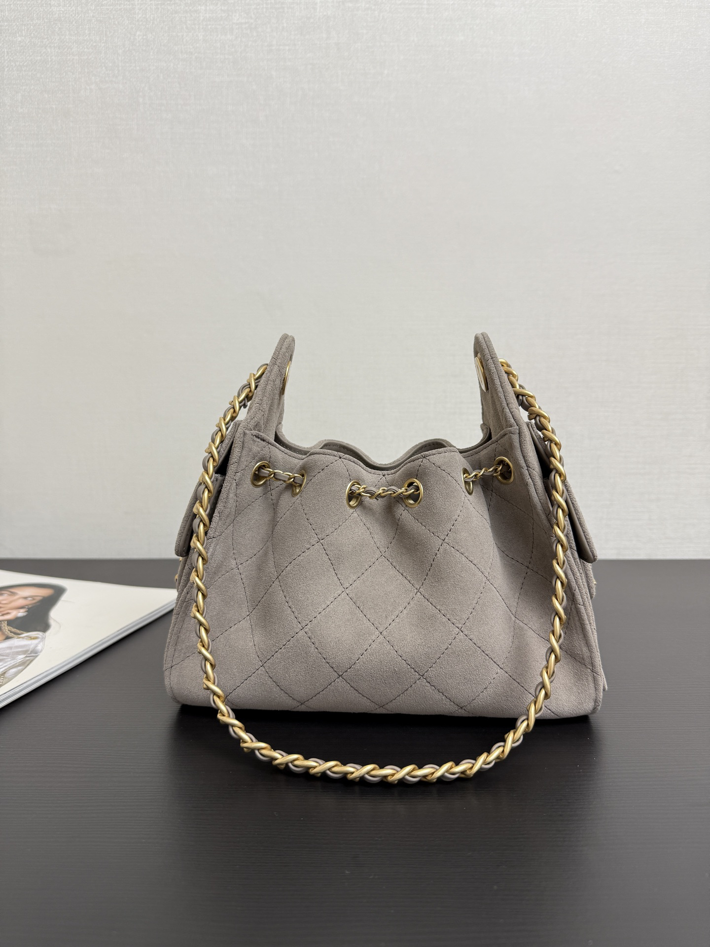 [TOP] CHANEL Hobo Bag 22x21x10cm - Gray & GHW - 711 Luxury