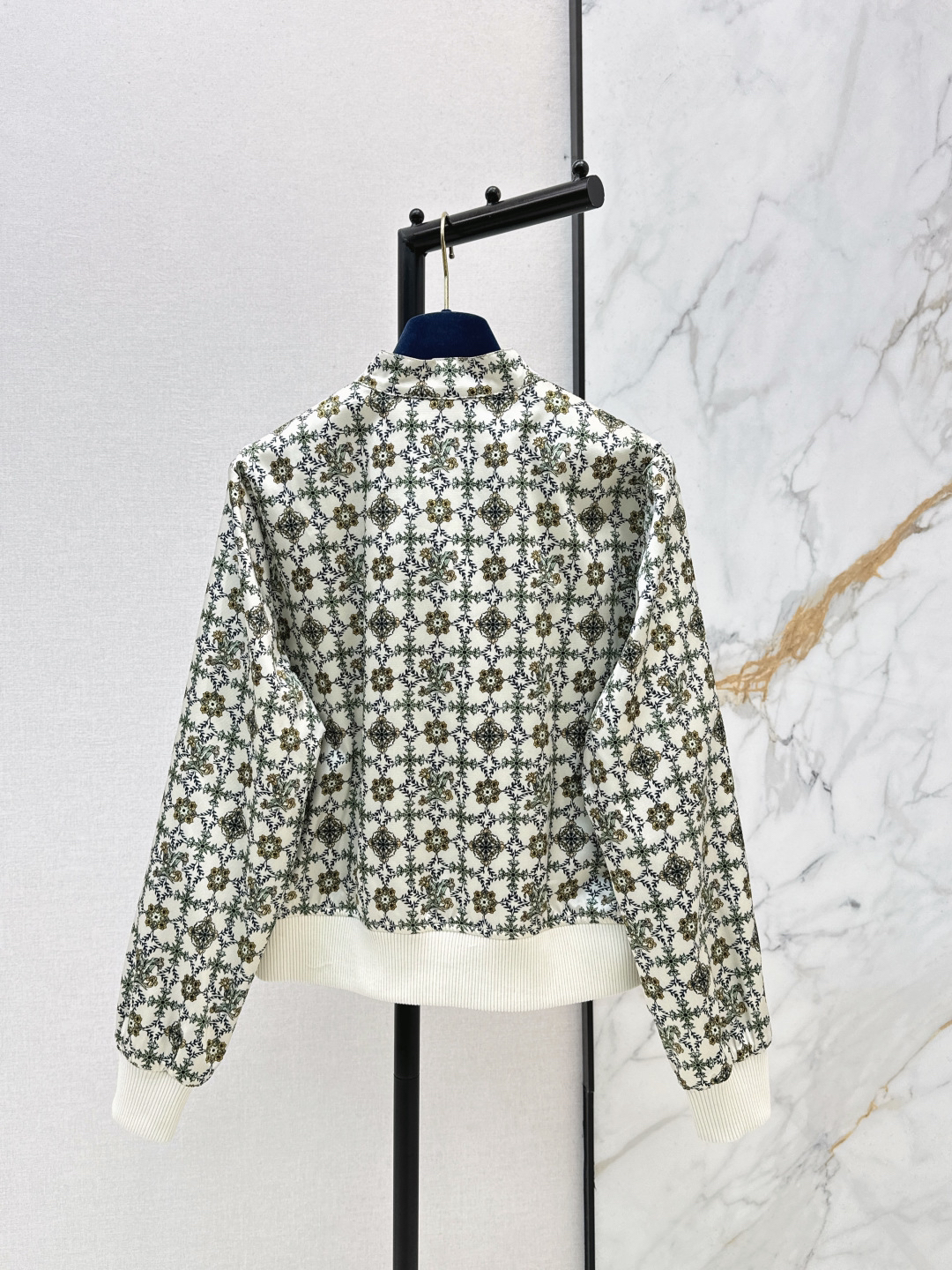 [TOP] Louis Vuitton LV Stand Collar Jacket - Brown