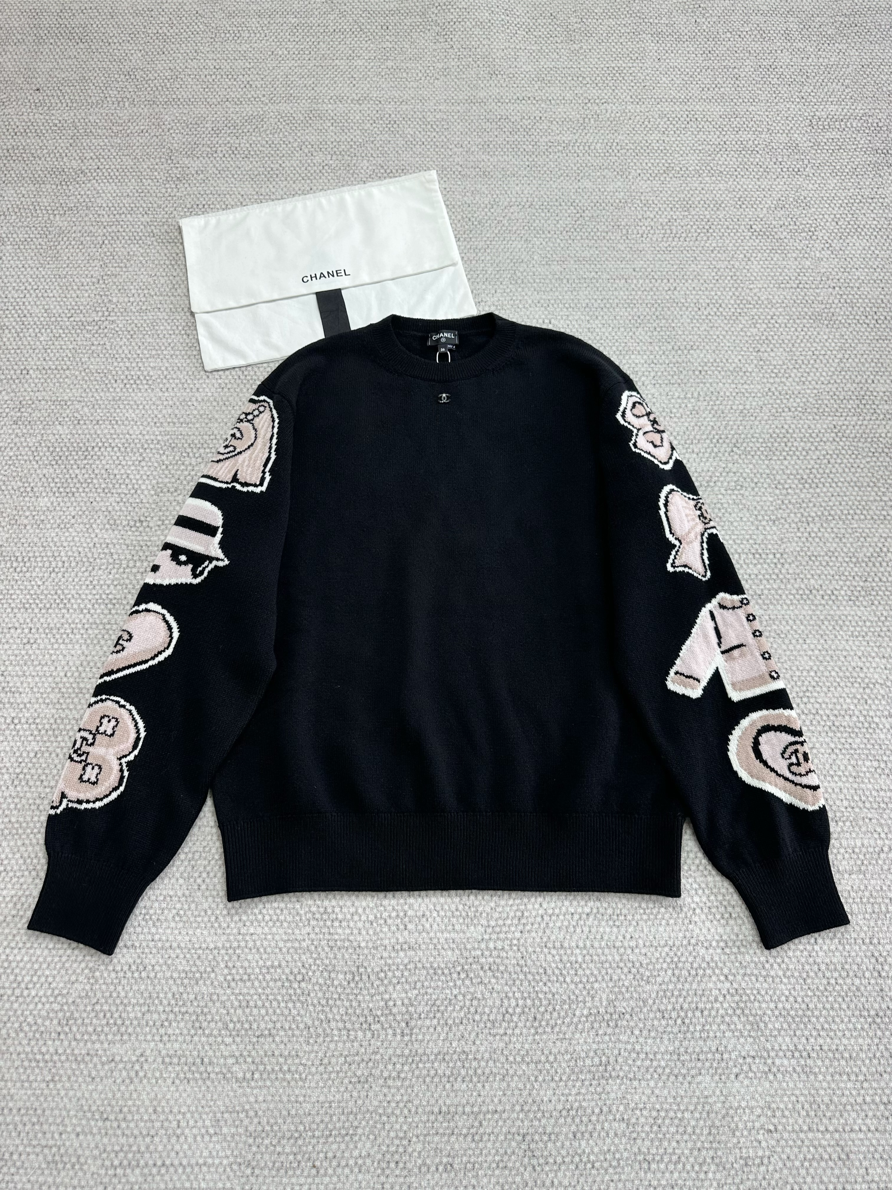 Chanel Clothing Chanel Top-quality Version Portrait Cartoon Doodle Sweater #325446 View 2 | Nigo Office