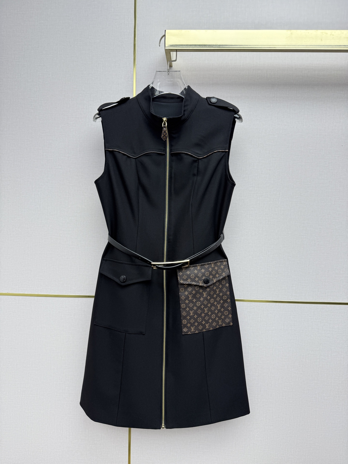 [TOP] Louis Vuitton LV Sleeveless Dress - Black