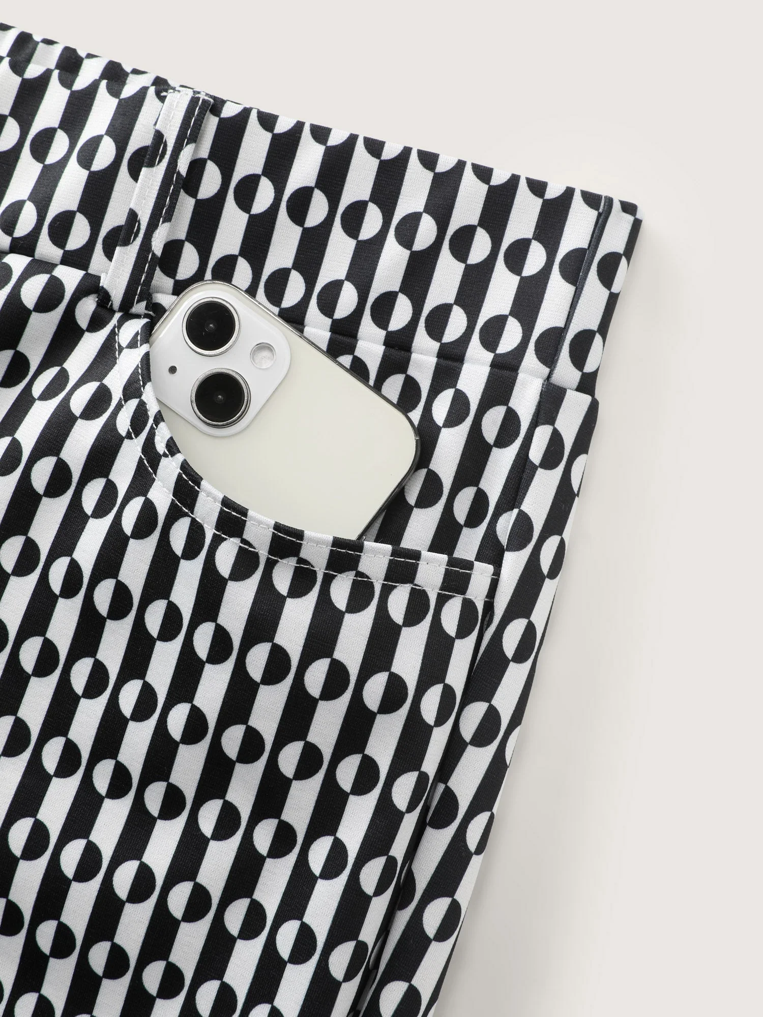 Stretchy Geometric Print Pull-On Pants