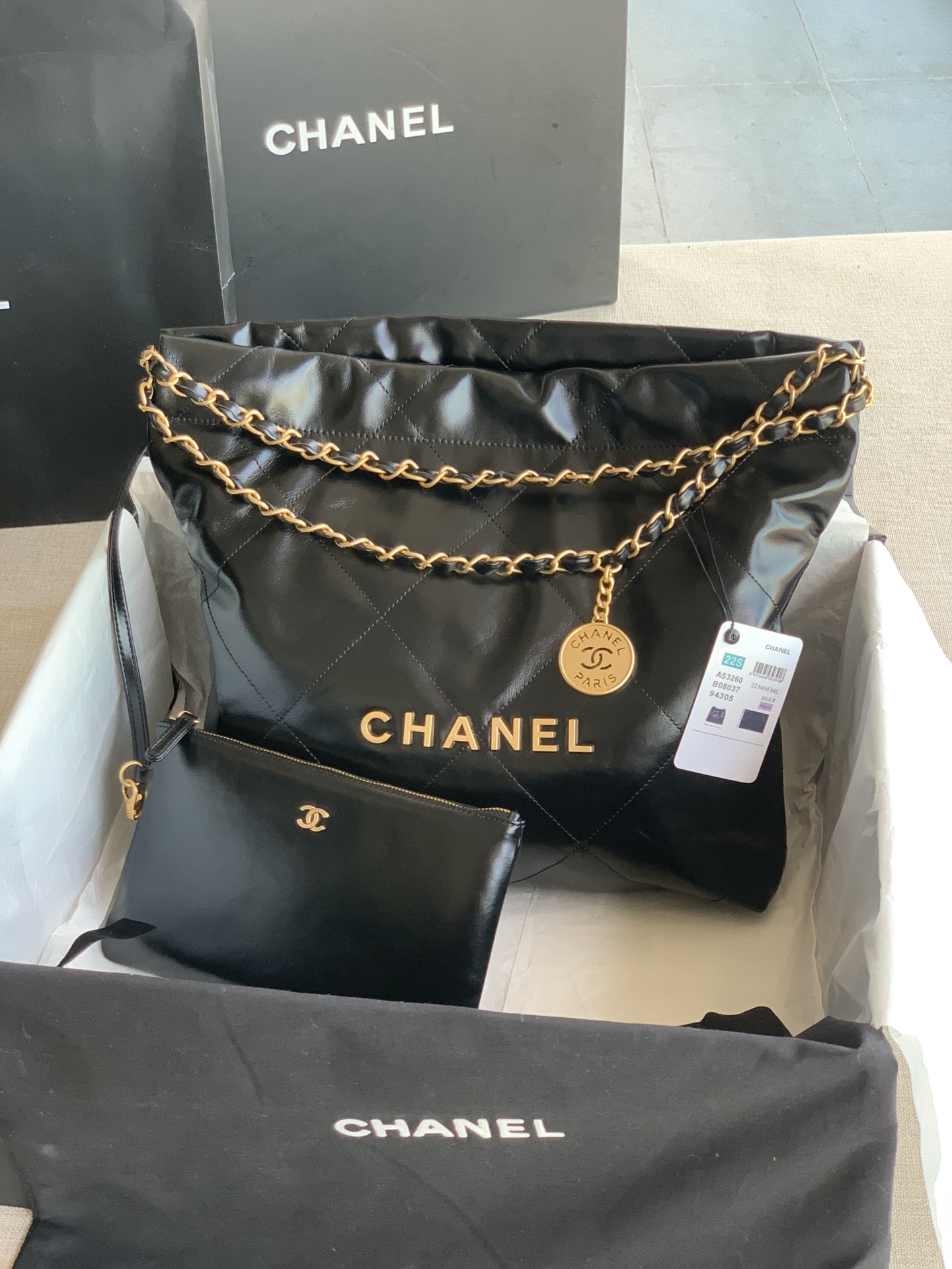 [TOP] CHANEL 22 Bag 3 Sizes  - Black & GHW