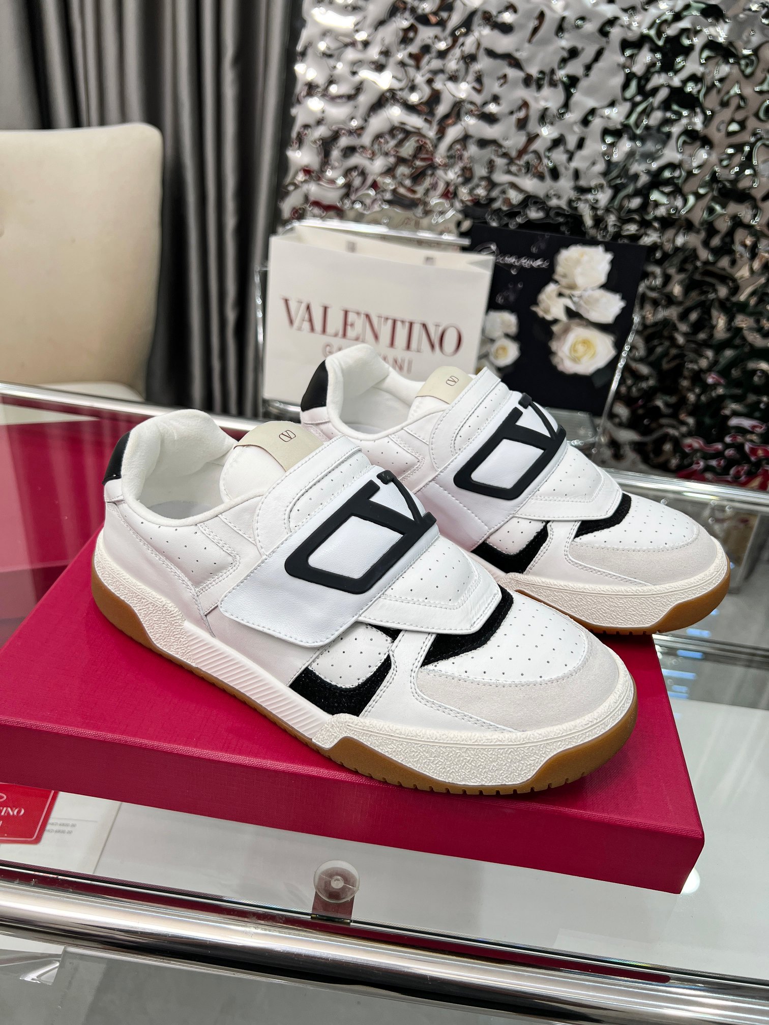 [TOP] VALENTINO Casual Shoes - White and Black - 711 Luxury