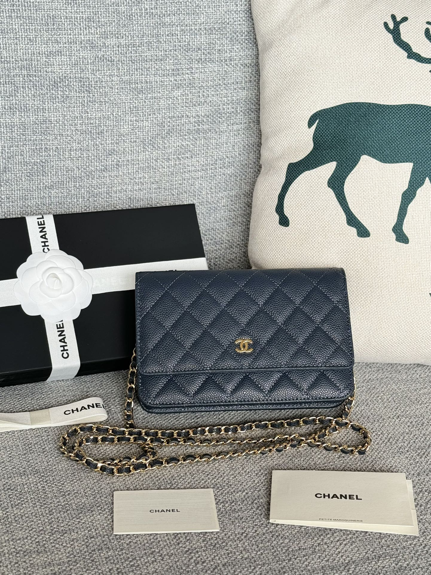 [TOP] CHANEL Woc Bag Cowhide 19x12x3cm - Dark Blue & GHW - 711 Luxury