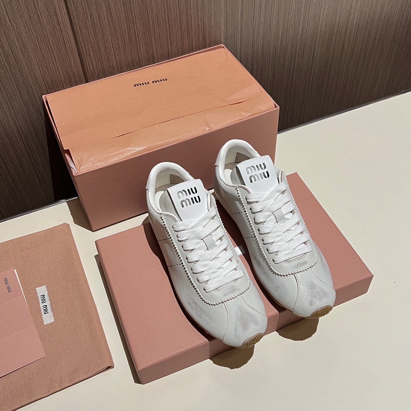 [TOP] Miu Miu Sneakers - Beige - 711 Luxury