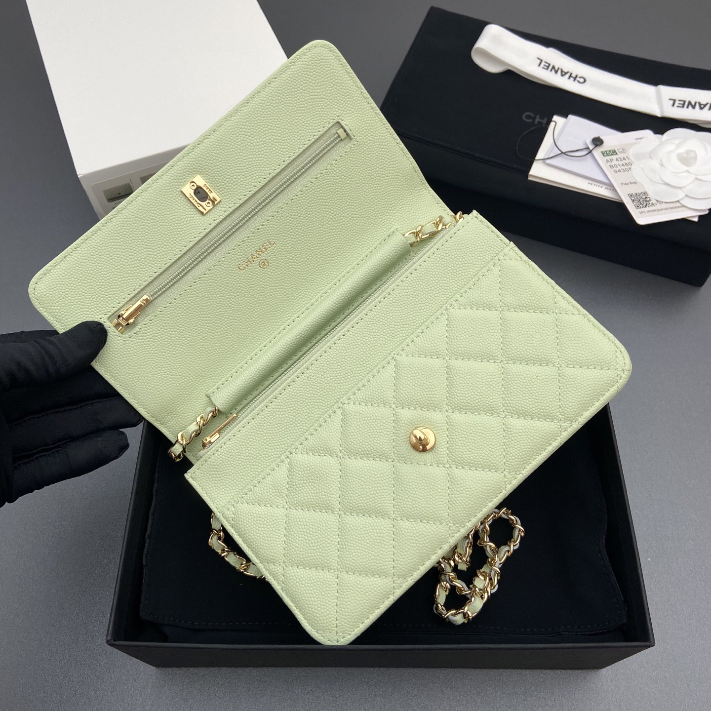 [TOP] CHANEL Woc Bag  20-13-3.5cm - Light Green