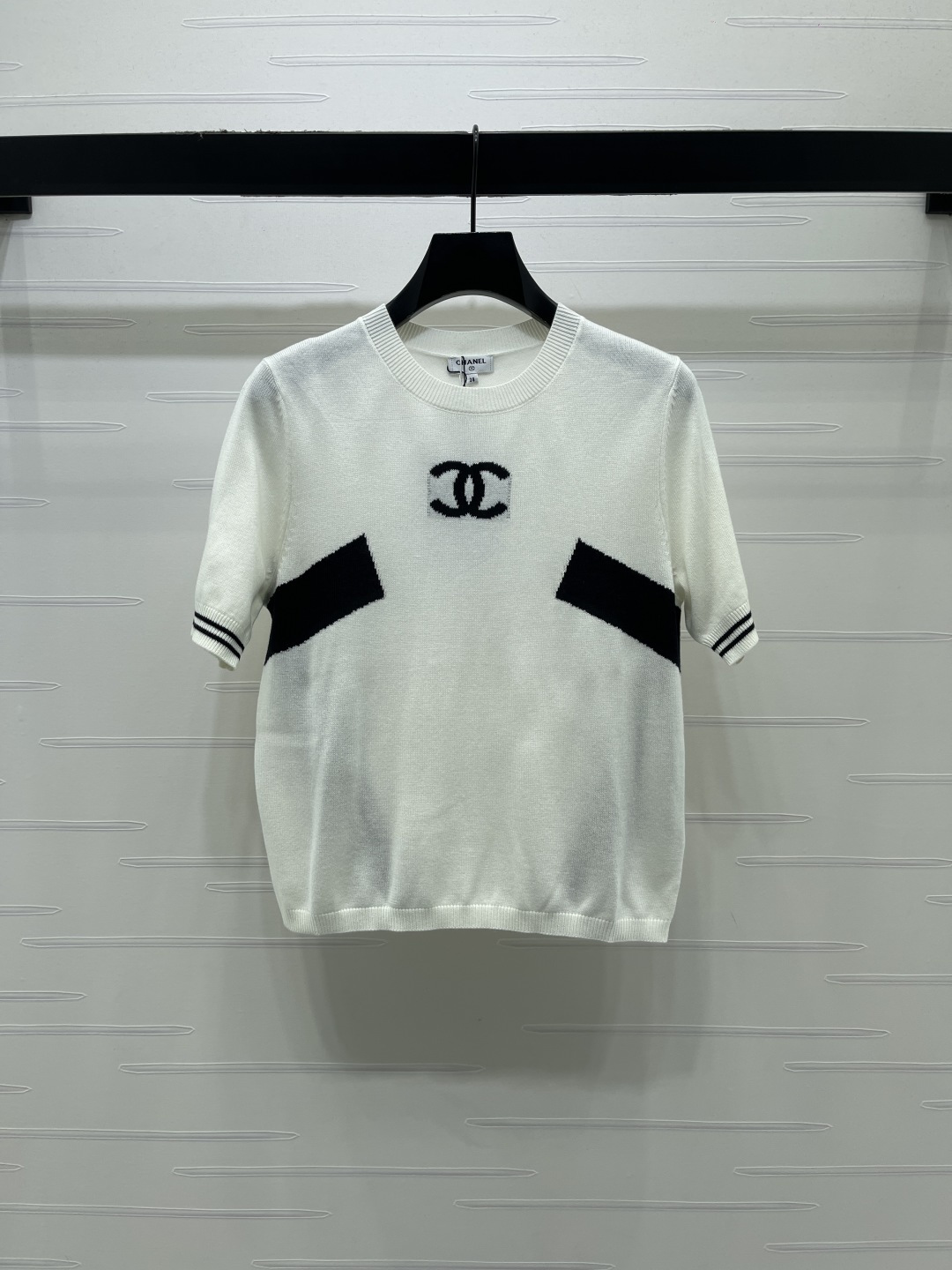 [TOP] CHANEL Crew Neck Knitted Short-sleeve T-shirt - White - 711 Luxury