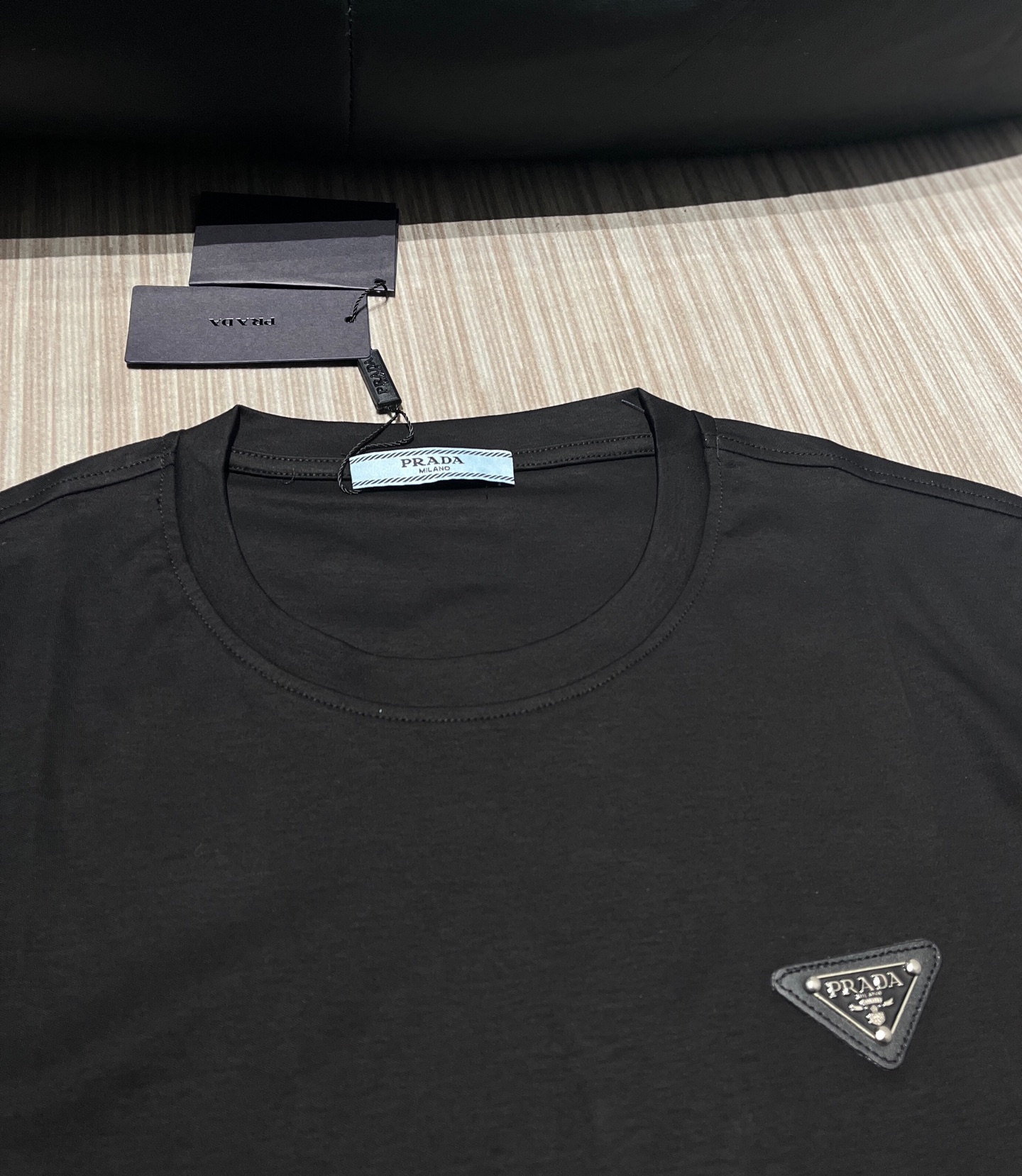 [TOP] PRADA Men's/Women's Logo T-Shirt - Black/White