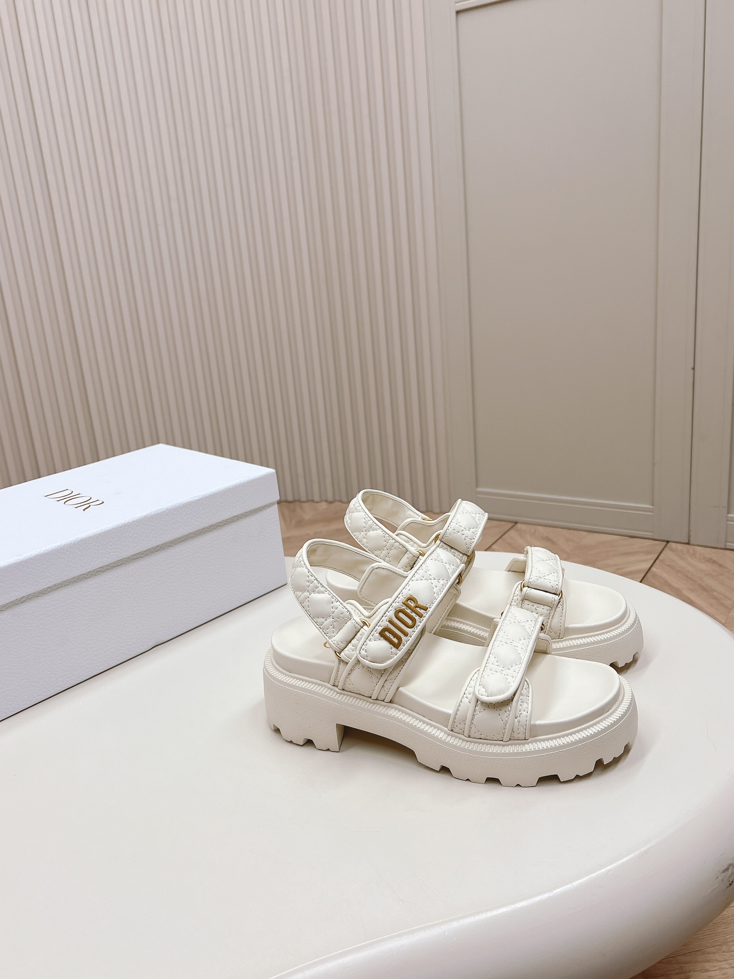 [TOP] Christian Dior Sandals - White