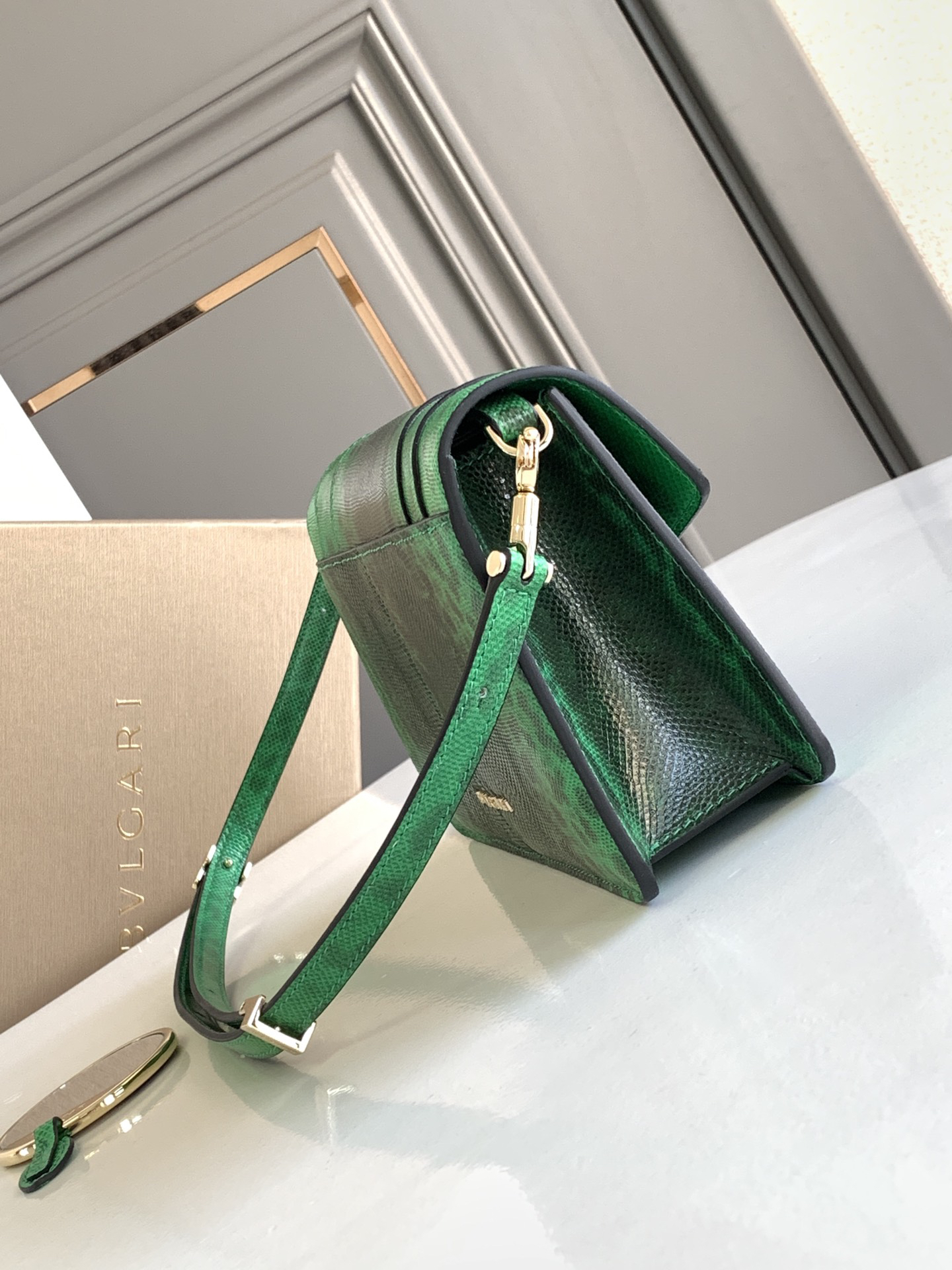 [TOP] BVLGARI Serpenti Forever Bag Water Snake Skin 22x15x4.5cm - Green - 711 Luxury