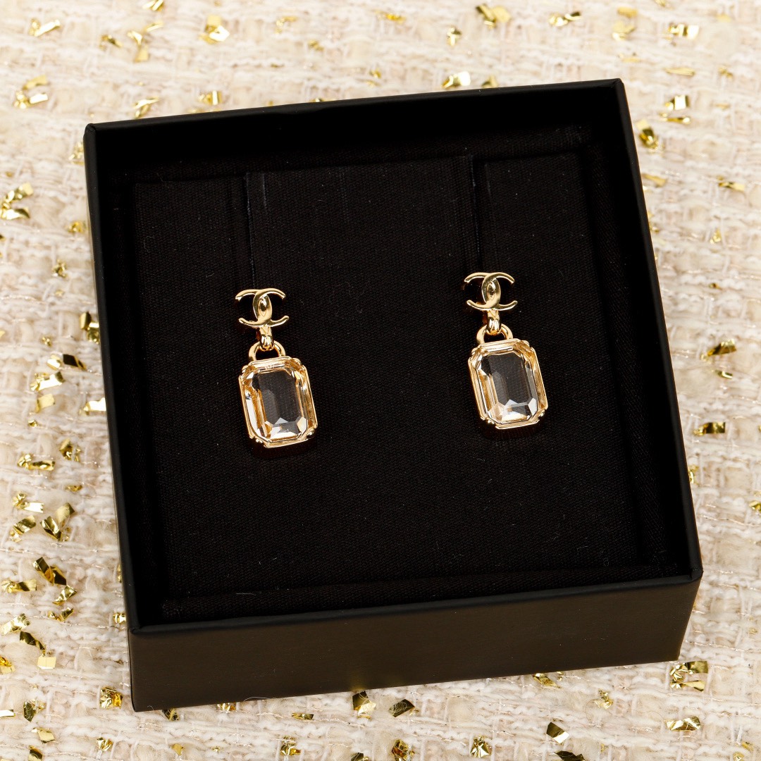 [TOP] CHANEL Earrings - Gold